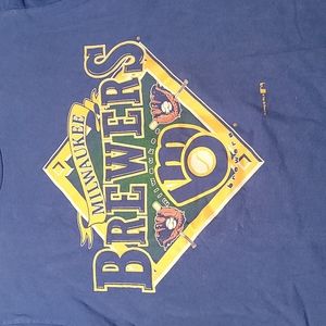 Vintage 1990's Milwaukee Brewers baseball MLB Nutmeg Tee shirt. Y L